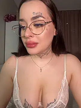 Snapshot of fuckdoll_18 chatting on 02-16-25, 03:27 fuckdoll 18 online show from 02-16-25, 03:27