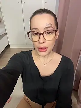 Snapshot of fuckdoll_18 chatting on 11-06-25, 09:10 fuckdoll 18 online show from 11-06-25, 09:10