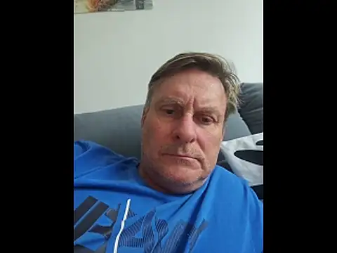 johnnym1 online show from 03-12-26, 07:36