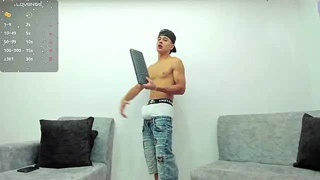 JuniorMorris  online show from 02-13-25, 09:17