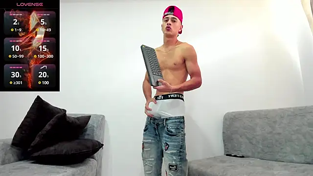 JuniorMorris  online show from 03-21-25, 08:40