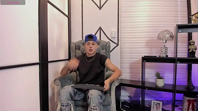 JuniorMorris  online show from 10-09-25, 09:24