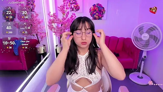 Snapshot of Miss_dolly_ chatting on 02-07-25, 12:39 Miss dolly online show from 02-07-25, 12:39