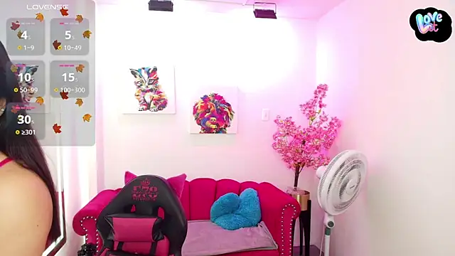 Snapshot of Miss_dolly_ chatting on 10-21-25, 12:28 Miss dolly online show from 10-21-25, 12:28