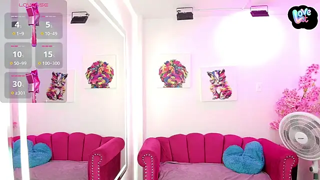 Snapshot of Miss_dolly_ chatting on 11-04-25, 11:53 Miss dolly online show from 11-04-25, 11:53