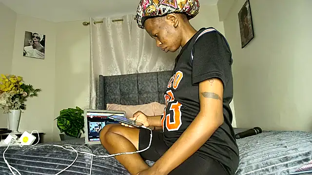 t-NaughtyLicia online show from 03-16-26, 03:56