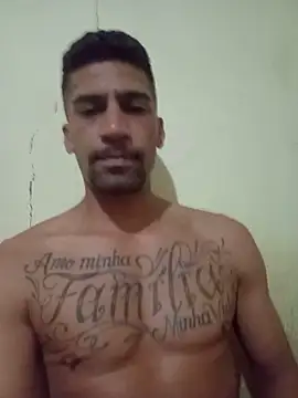 Snapshot of adriabis013 chatting on 06-16-26, 04:53 adriabis013 online show from 06-16-26, 04:53
