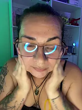 Snapshot of Amarantha_666 chatting on 05-08-26, 11:32 Amarantha 666 online show from 05-08-26, 11:32