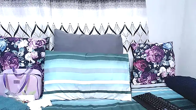 Snapshot of HotSmallTits chatting on 02-09-26, 07:07 HotSmallTits online show from 02-09-26, 07:07