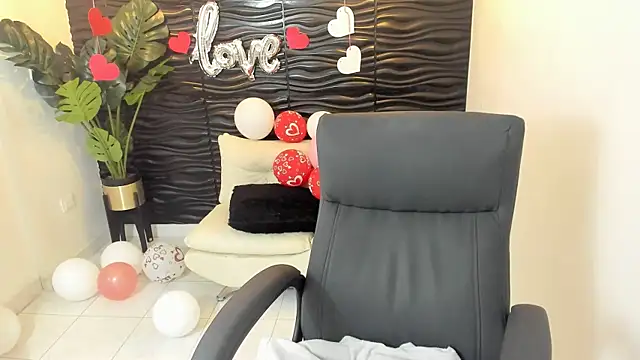 Snapshot of sofia_44 chatting on 02-18-25, 03:54 sofia 44 online show from 02-18-25, 03:54