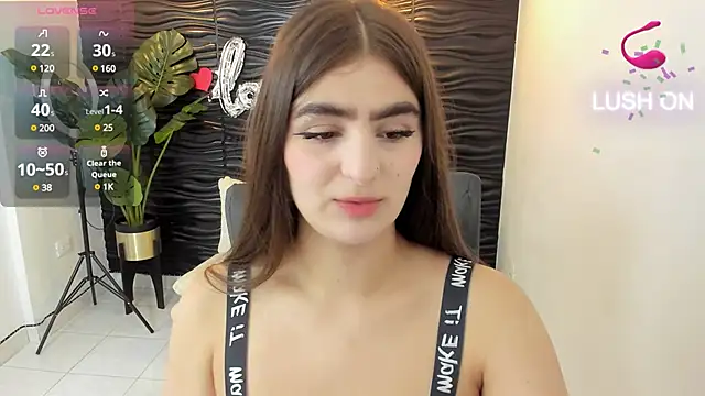 Snapshot of sofia_44 chatting on 03-14-25, 12:51 sofia 44 online show from 03-14-25, 12:51