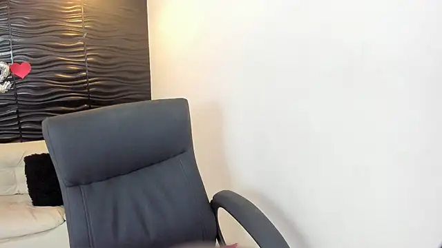 Snapshot of sofia_44 chatting on 11-11-25, 01:11 sofia 44 online show from 11-11-25, 01:11