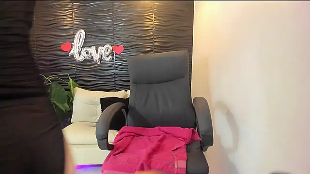 Snapshot of sofia_44 chatting on 01-31-26, 07:11 sofia 44 online show from 01-31-26, 07:11