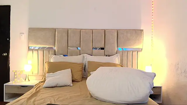 KimGeorgia  online show from 11-28-25, 12:13