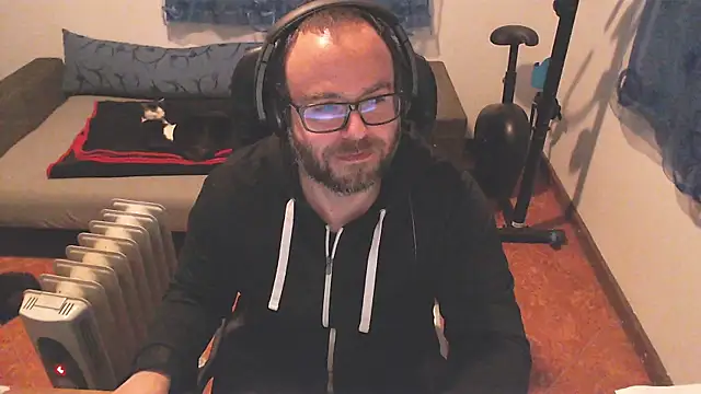 Snapshot of ravingr4d4 chatting on 02-15-25, 10:42 ravingr4d4 online show from 02-15-25, 10:42