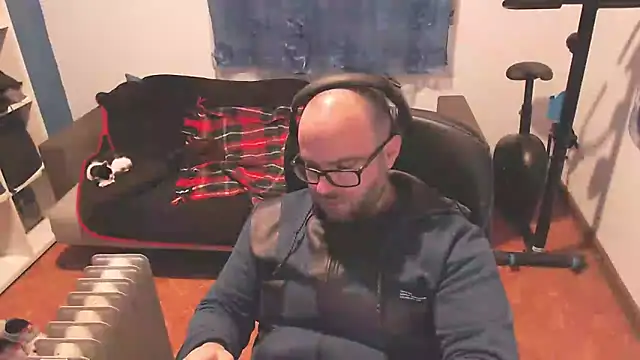 Snapshot of ravingr4d4 chatting on 03-03-25, 10:10 ravingr4d4 online show from 03-03-25, 10:10