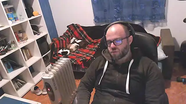 Snapshot of ravingr4d4 chatting on 03-17-25, 10:06 ravingr4d4 online show from 03-17-25, 10:06