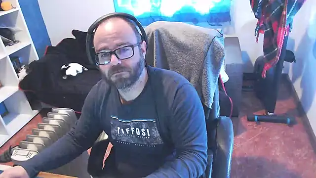Snapshot of ravingr4d4 chatting on 03-20-25, 12:11 ravingr4d4 online show from 03-20-25, 12:11