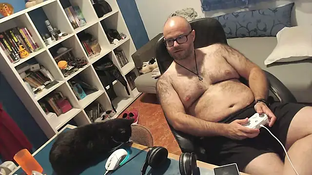 Snapshot of ravingr4d4 chatting on 10-14-25, 10:32 ravingr4d4 online show from 10-14-25, 10:32