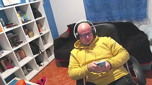 ravingr4d4 online show from 12-16-25, 09:31