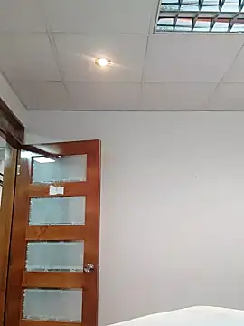 Snapshot of Daniela77771 chatting on 02-04-25, 02:32 Daniela77771 online show from 02-04-25, 02:32