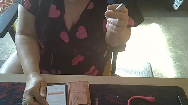 Silvia2277 online show from 10-09-25, 11:41