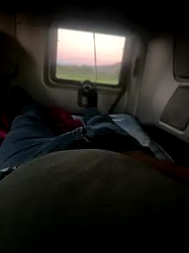 Snapshot of Jvlvl chatting on 10-30-25, 01:07 Jvlvl online show from 10-30-25, 01:07