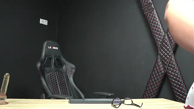 CelineConner online show from 12-17-25, 05:13