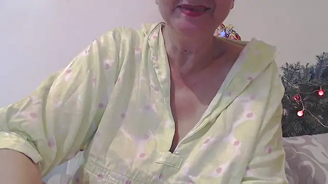 Andra Love online show from 12-31-24, 09:06