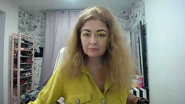 Snapshot of Helen1974 chatting on 07-13-26, 07:16 Helen1974 online show from 07-13-26, 07:16