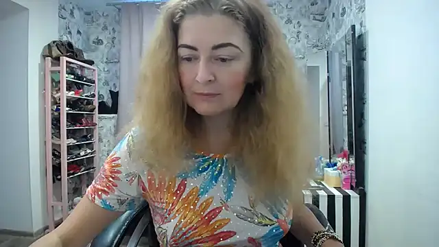 Snapshot of Helen1974 chatting on 07-26-26, 11:50 Helen1974 online show from 07-26-26, 11:50