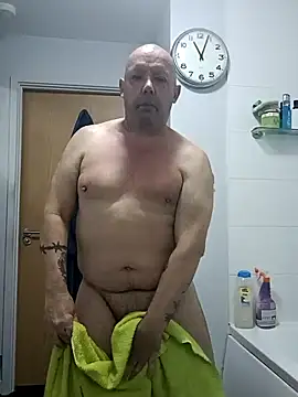 Snapshot of Daddycumms chatting on 10-01-25, 09:59 Daddycumms online show from 10-01-25, 09:59