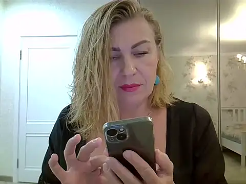 Alexandra-Rosee online show from 02-04-25, 12:22