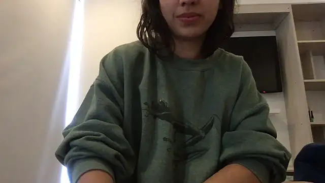 Sophi  a online show from 04-18-26, 06:23