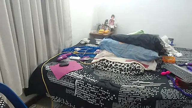 Snapshot of Anny_Smith69 chatting on 10-22-25, 11:48 Anny Smith69 online show from 10-22-25, 11:48