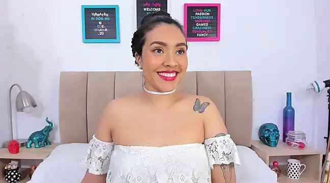 Zoe Gruber online show from 03-10-25, 01:12