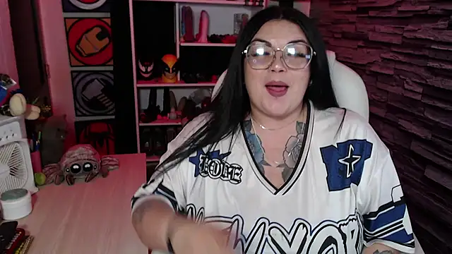 Snapshot of juliette_rd chatting on 06-19-26, 06:23 juliette rd online show from 06-19-26, 06:23