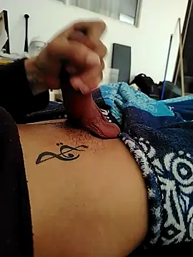 Snapshot of Eduardoxxx51 chatting on 04-16-26, 04:19 Eduardoxxx51 online show from 04-16-26, 04:19