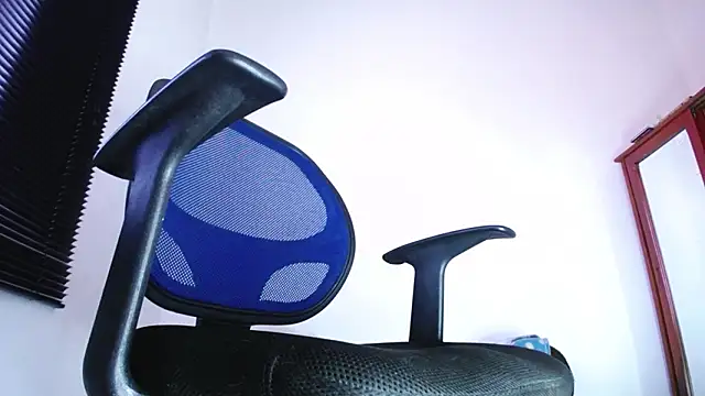 zacwatson  online show from 03-12-26, 10:27