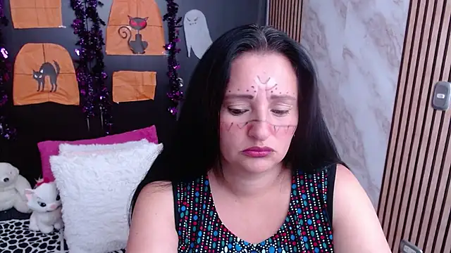 CristialJones  online show from 11-01-25, 02:41