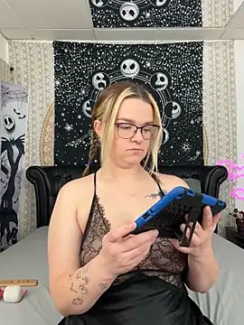 DaisieMaeXO online show from 01-03-25, 09:57