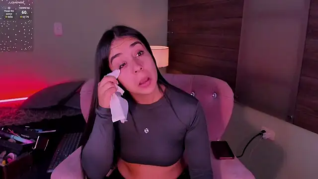 Snapshot of Sussy_Bell01 chatting on 03-19-25, 08:43 Sussy Bell01 online show from 03-19-25, 08:43