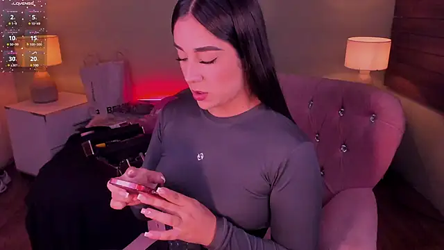 Snapshot of Sussy_Bell01 chatting on 03-21-25, 08:29 Sussy Bell01 online show from 03-21-25, 08:29