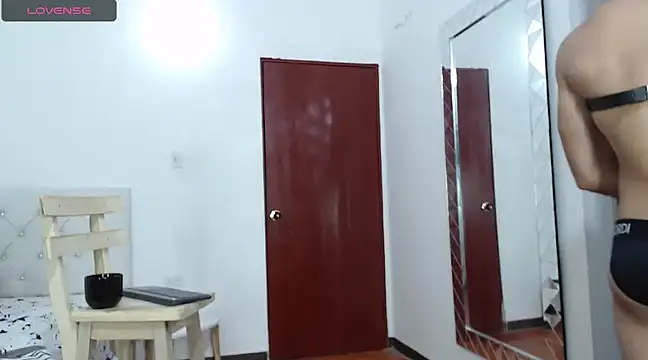 JoseRumbero26 online show from 03-08-25, 12:52