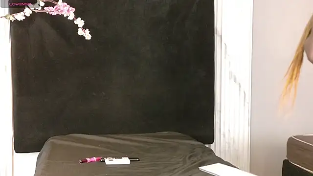 Snapshot of bonieklent chatting on 05-24-26, 01:32 bonieklent online show from 05-24-26, 01:32