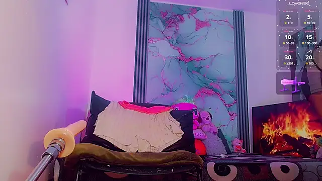  ChanellR  online show from 10-04-25, 11:52