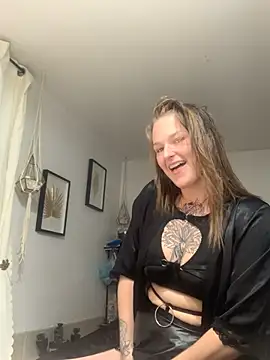 Snapshot of Mymy_Stevo_420 chatting on 12-18-25, 01:44 Mymy Stevo 420 online show from 12-18-25, 01:44