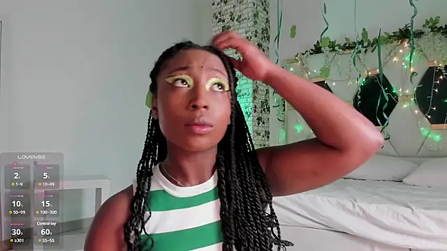 EmmaSanzz  online show from 03-18-25, 11:30