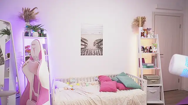 Snapshot of Lily_Young chatting on 01-04-25, 07:03 Lily Young online show from 01-04-25, 07:03