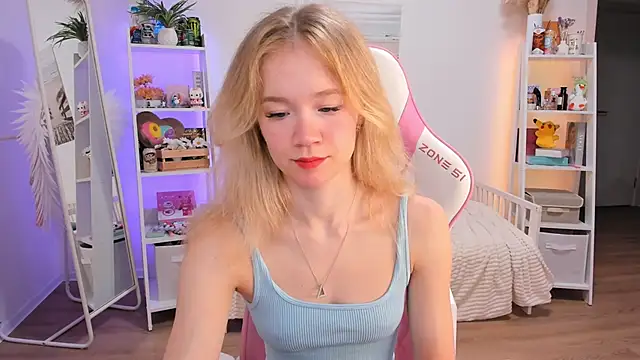 Snapshot of Lily_Young chatting on 02-01-25, 03:19 Lily Young online show from 02-01-25, 03:19